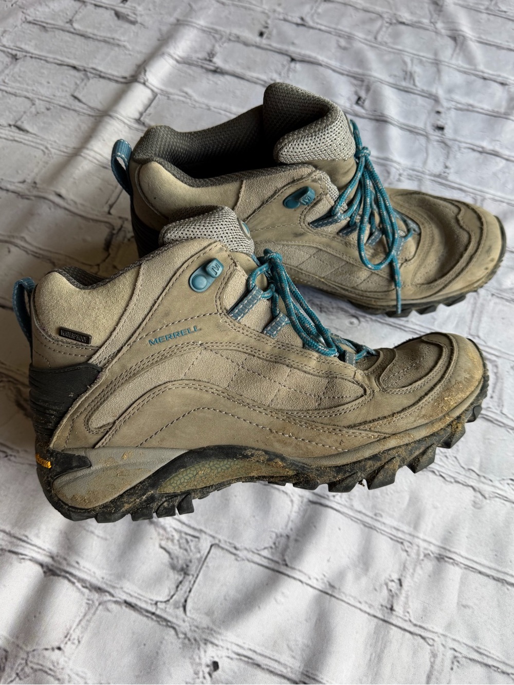 Merrell Women’s Hightop Hiking Boots Size 10.5 Outdoor GorpCore Gray Lace Up